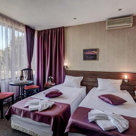 Ellinis Hotel Varna Bagian luar foto