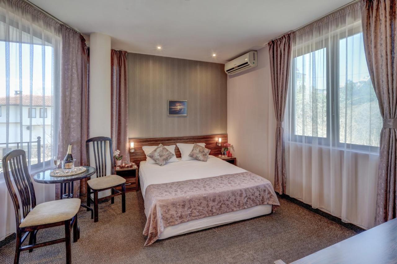 Ellinis Hotel Varna Bagian luar foto