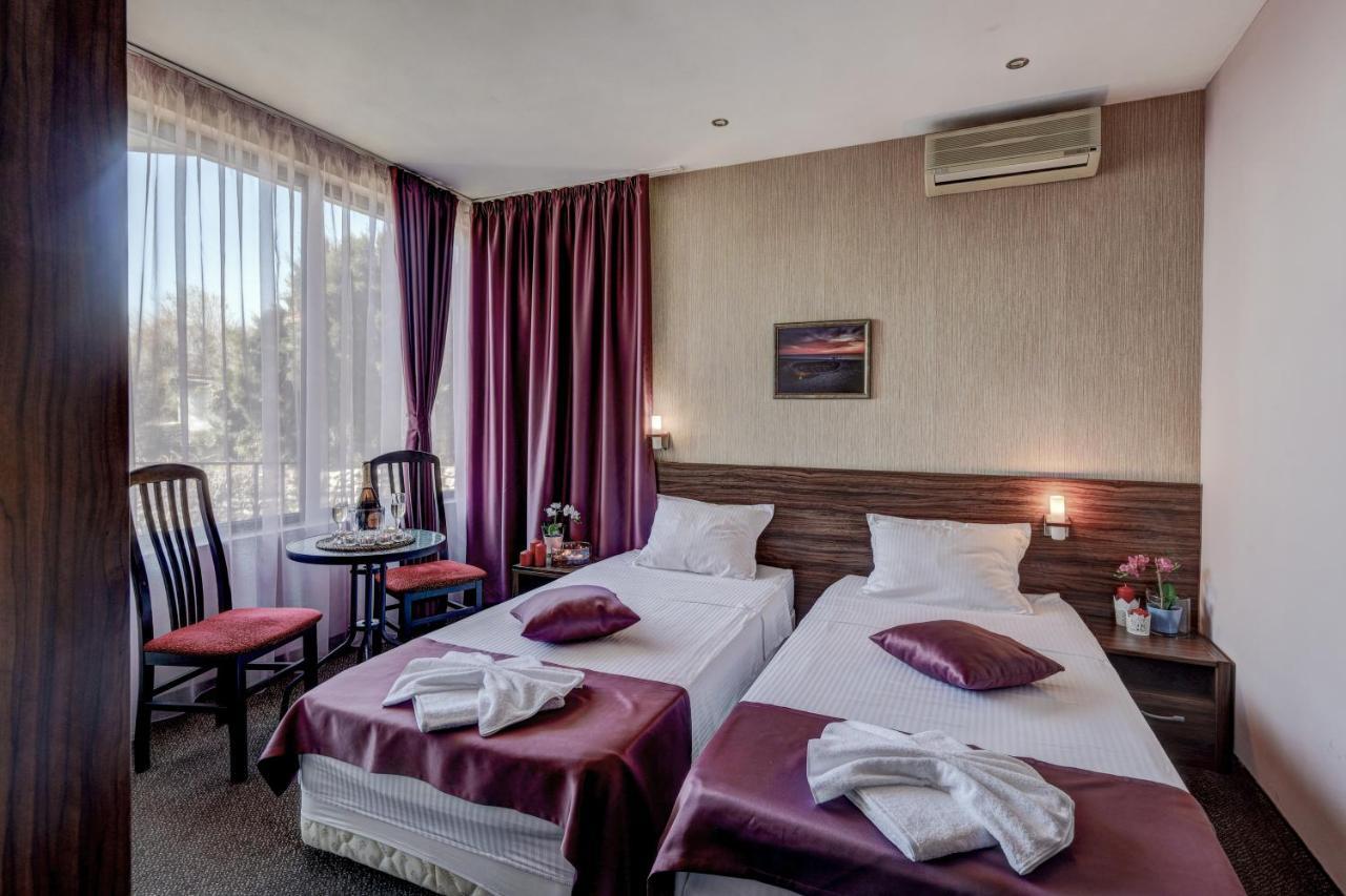 Ellinis Hotel Varna Bagian luar foto