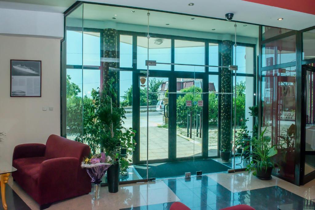 Ellinis Hotel Varna Bagian luar foto