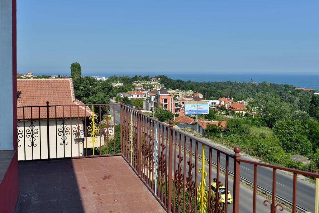 Ellinis Hotel Varna Bagian luar foto